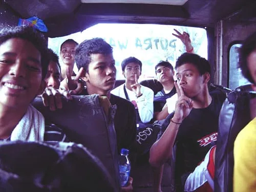 Di dalam bis menuju Sleman.
