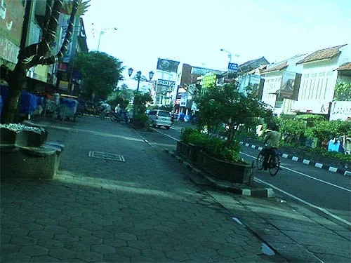 Jalan Malioboro di pagi hari.