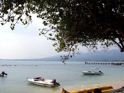 Suasana Pantai Carita.