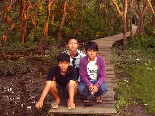 Sampai di Pulau Kembang.