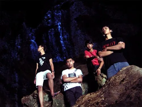 Di dalam Goa Batu Hapu.