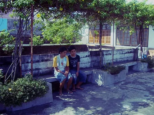 Balkon yang luas di lantai atas.