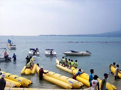 Penyewaan banana boat.