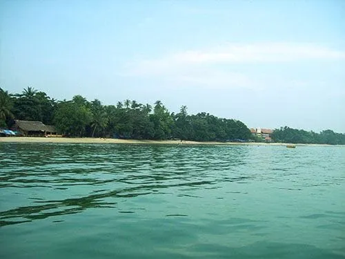 Sisi lain dari Pantai Carita.
