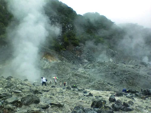 Suasana di dasar Kawah Domas.