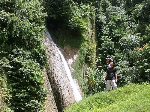 Aliran air terjun yang paling kecil.