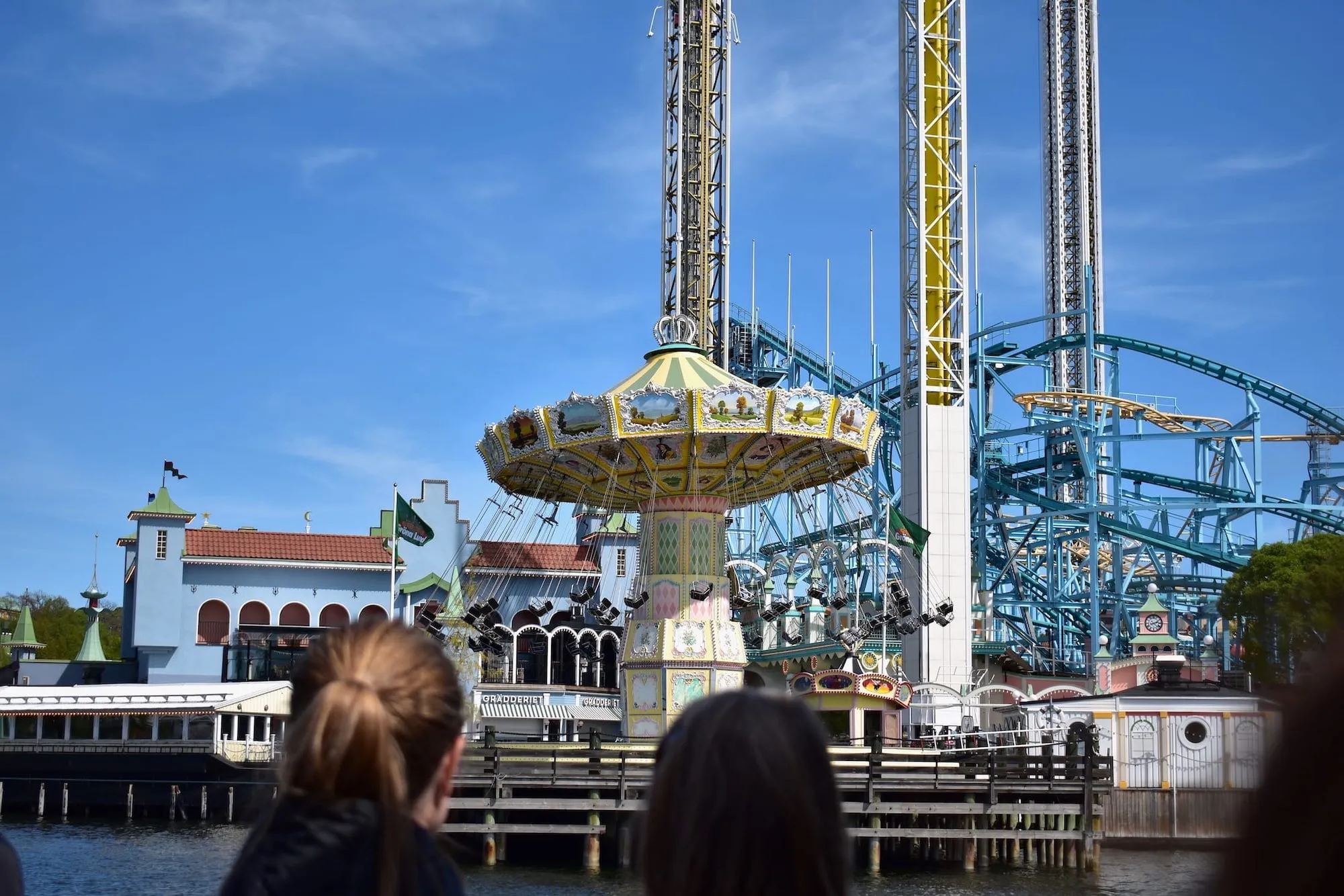 Gröna Lund—taman bermain tertua di Swedia.