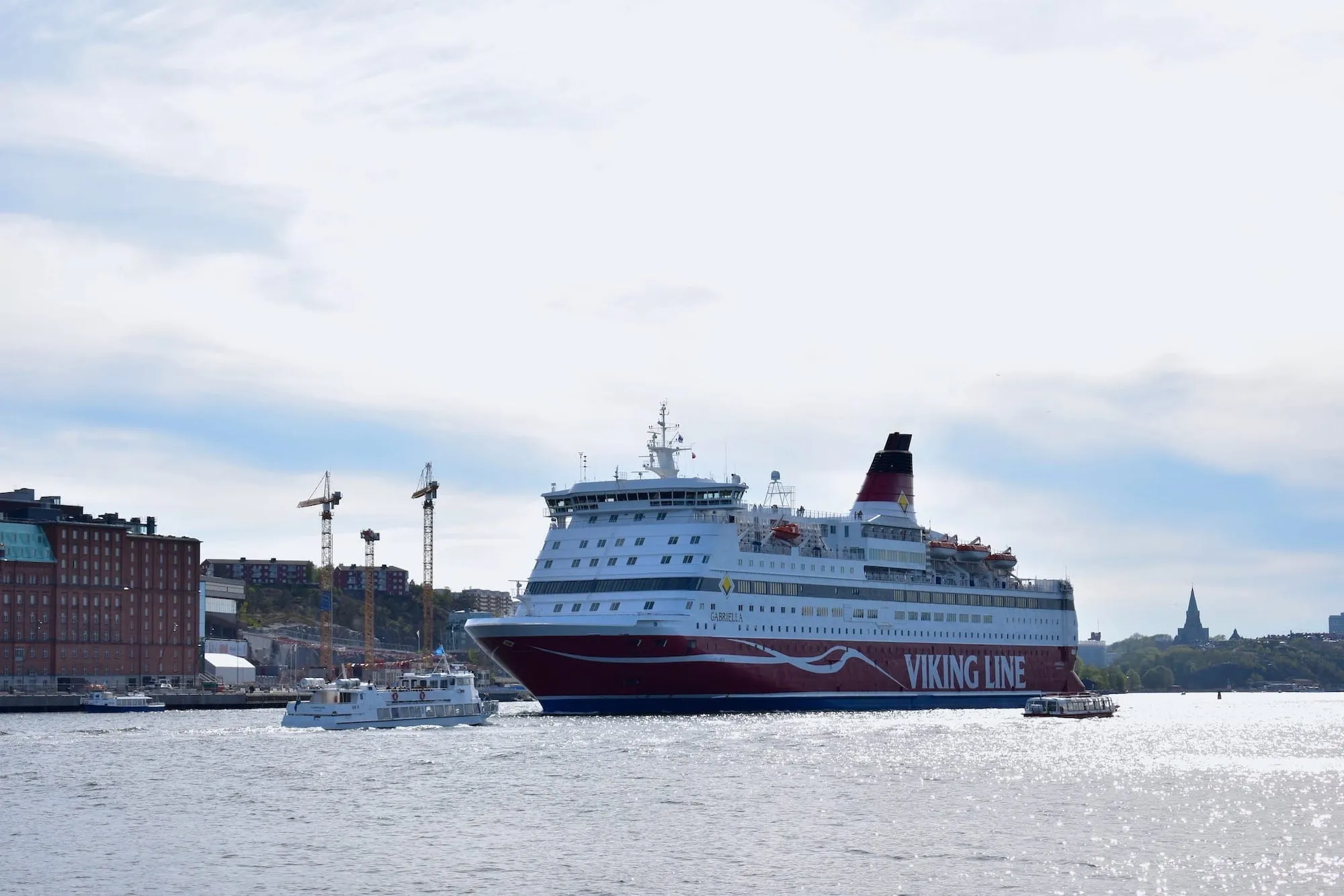 M/S Gabriella yang melayani rute pelayaran antara Stockholm dan Helsinki di Finlandia.