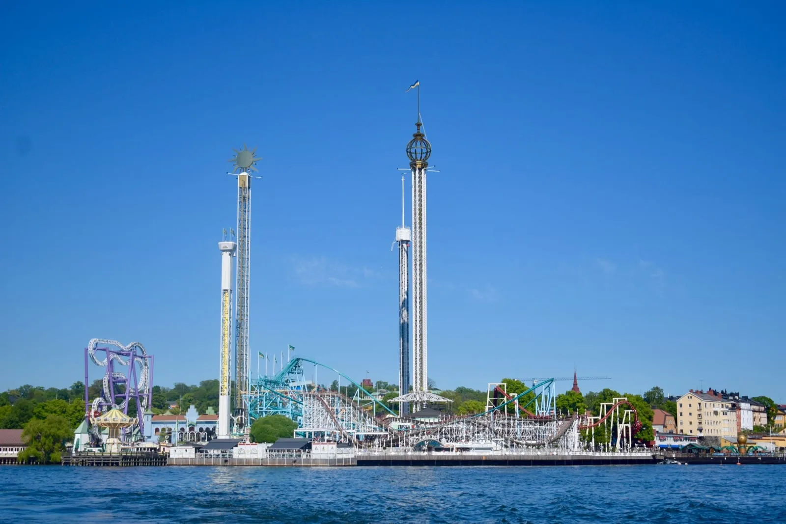 Gröna Lund dibuka pada akhir abad ke-19, menjadikannya taman ria tertua di Swedia.
