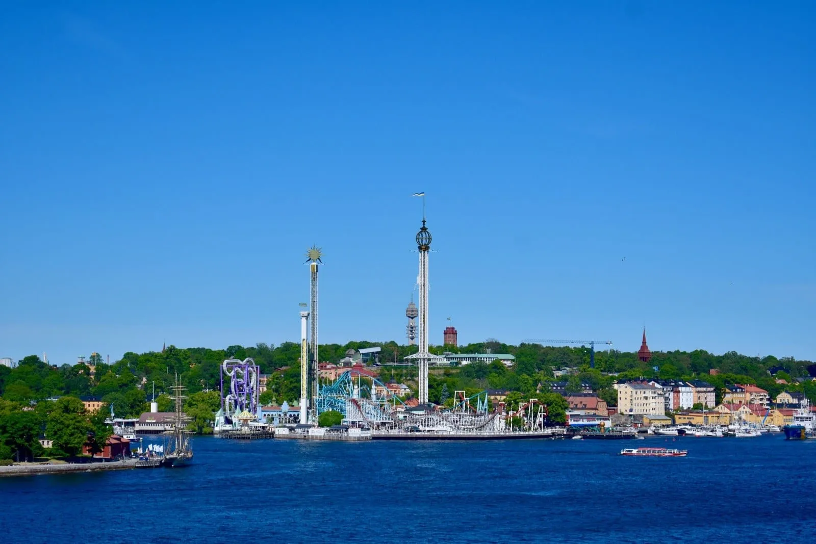 Taman Ria Gröna Lund dilihat dari ketinggian Fjällgatan.