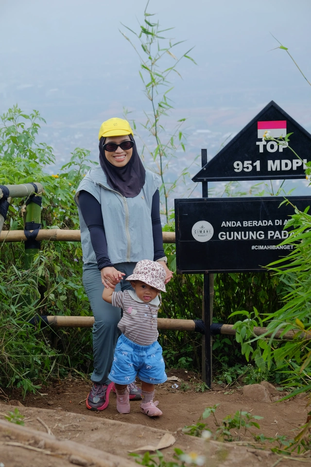 A little family adventure on Padakasih.
