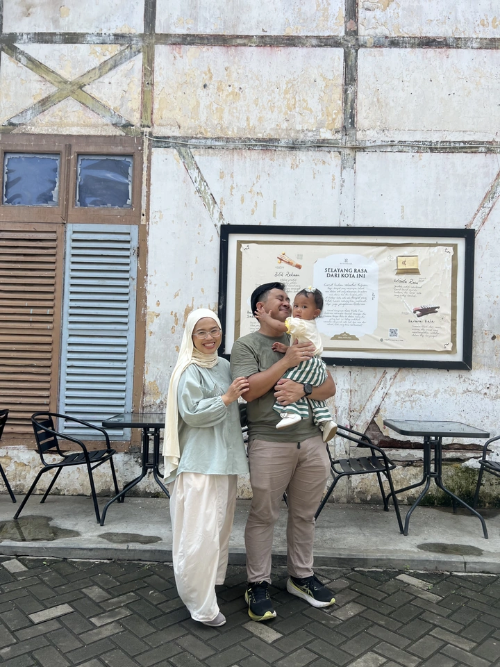 A little arrival photo before exploring Garut.
