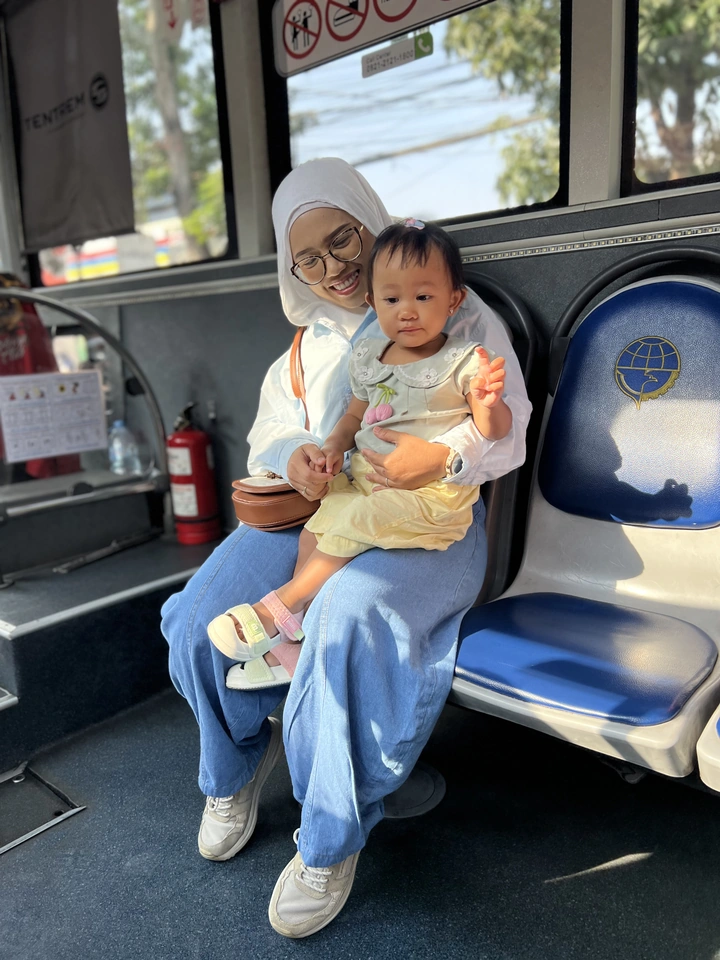 A peaceful stretch of our bus ride to Bandung.