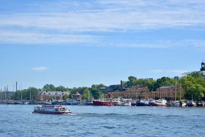 Suasana teluk Ladugårdslandsviken di jantung Kota Stockholm.