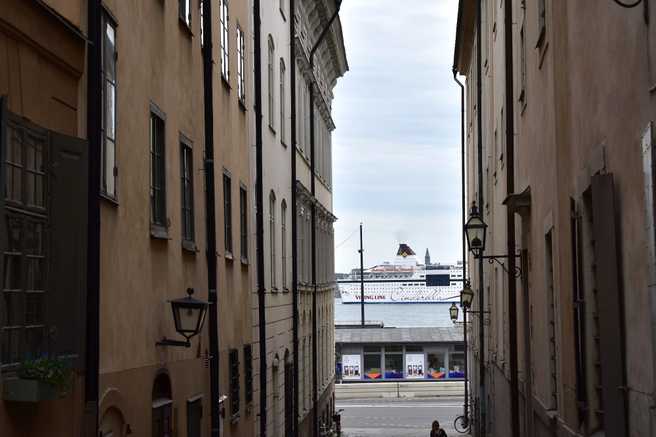 M/S Viking Cinderella yang rutin berlayar antara Stockholm dan Mariehamn.